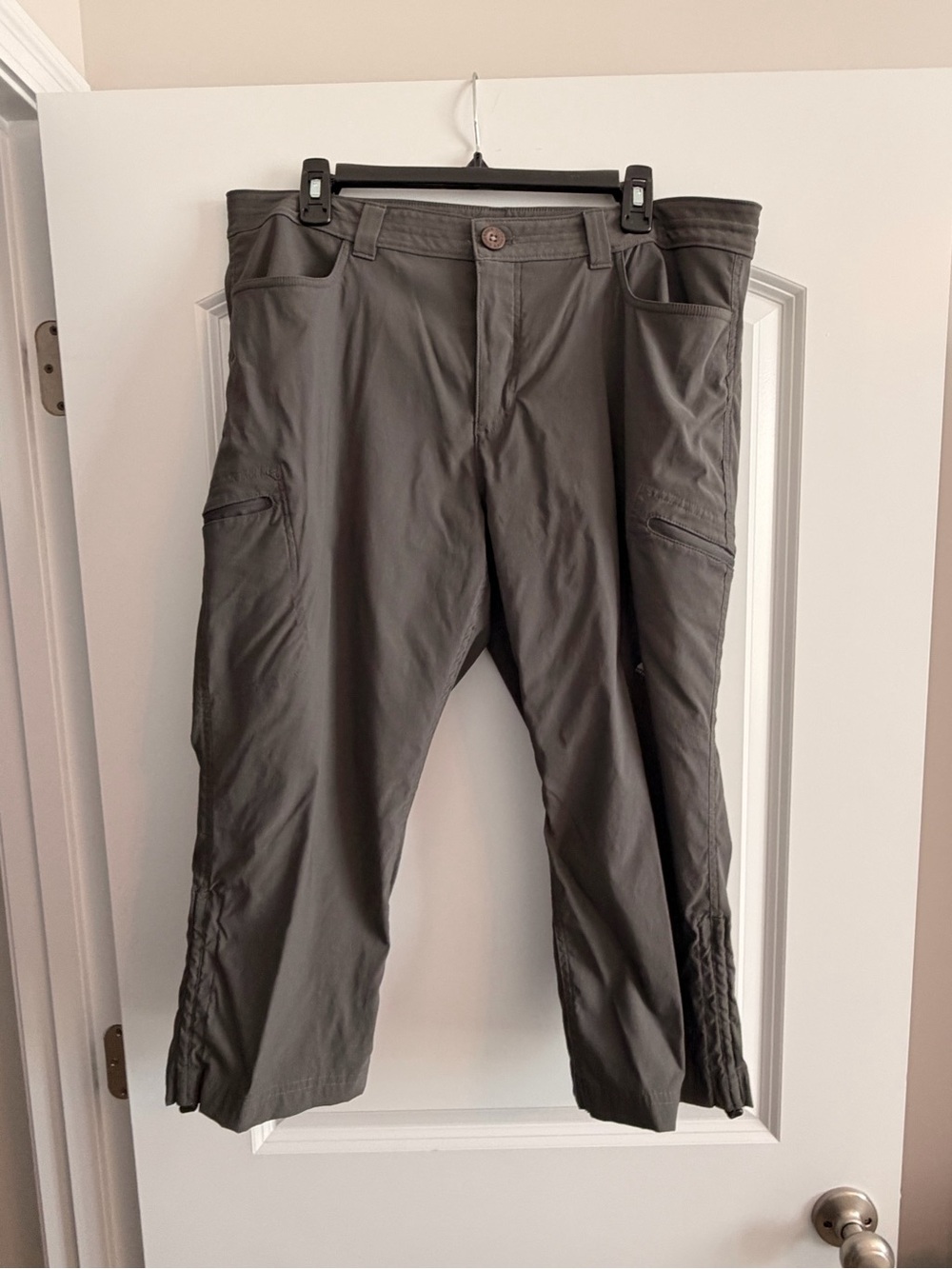 Women’s Performance Capri - Many Colors - Picture 4 of 6